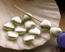set/9 Beads: Pearl Heart - 8 mm - Light Silk Green