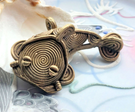 AFRICA: 1 Handmade Ashanti Fish Pendant - Brass - 65x42 mm