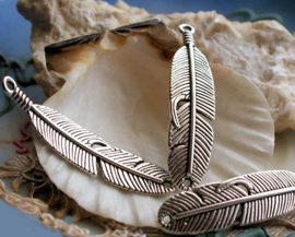 Pendant/Connector: Feather - 45 mm - Antique Silver tone