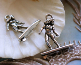 1 Charm: Surf Girl on Surfboard - 23 mm - Silver tone metal