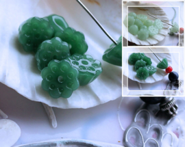 set/5 beads: LOTUS van im. Green Aventurine or lightgreen Jade - 10x7 mm