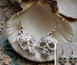 Pair of Earrings: Sugar Skull - Dia de los Muertos - Antique Silver Tone - 40 mm