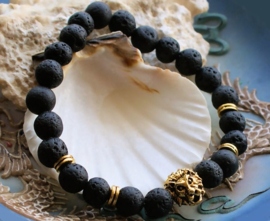 Beautiful Unisex Bracelet: Lion with Black Lava Rock