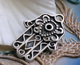 Beautiful Pendant: Hand of Fatima - 40x27 mm - Antique Silver Tone