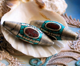 1 Beautiful large Bead from Nepal - Repoussé - 42 mm - Turquoise & Coral