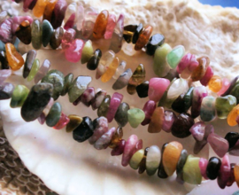 set/30 beads: Tourmaline - Chips - approx 4-7 mm