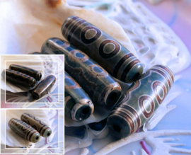 1 Large Tibetan DZI Prayer Bead: Agate - 30 mm