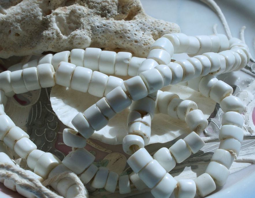 set/80-110 (strand 55+ cm) ANTIQUE Porcelain TRADE BEADS: Nigeria Goomba - 8 mm - Off White