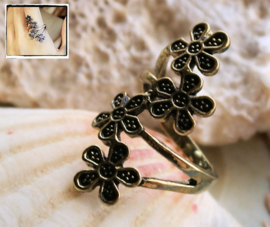 Ring: Flowers - Size: 18 mm - Antique Gold Tone