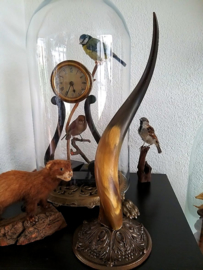 Gepolijste Elandantilope Hoorn op Vintage Bronzen Standaard