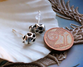 1 Pair of SKULL Ear-Studs/Earrings  - Antique Silver Tone