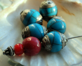 1 Beautiful Bead uit Nepal - Repoussé - 14x10 mm - im. Turquoise