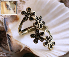Ring: Flowers - Size: 18 mm - Antique Gold Tone