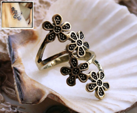 Ring: Bloemen - maat: 18 mm - Antiek Goud Kleur