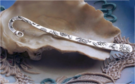 Boekenlegger: Vlinder met Bloemetjes - 8,2 cm - Antiek Zilver kleur