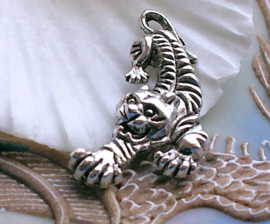 1 Pendant: Tiger - 35x20 mm - Antique Silver Tone