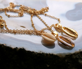 Mooie Boho/Ibiza 3 Lagen Ketting met Cowry Schelpjes - Goud