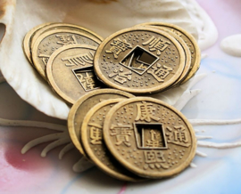 1 Hanger of Tussenstukje: Chinees muntje - I Ching - 23 mm - Brons kleur
