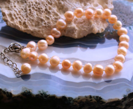 Pearl Bracelet: Peach/Pink Freshwater Pearls - 21-24 cm