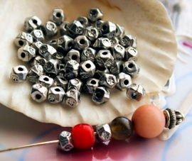 set/25 Beads: Bali Dots -  Spacer - Cube - 4,5 mm - Antique Silver Tone Metal