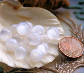 set/15 Beads: Catseye Look - Round - 8 mm - White Luster