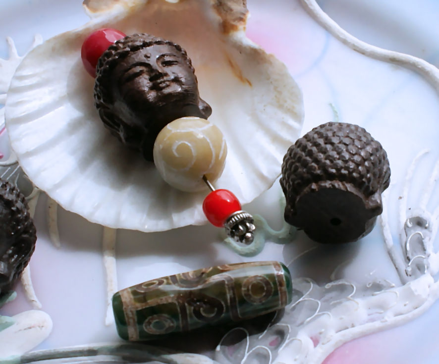 1 large handmade bead: Rosewood - BUDDHA - 20x20 mm