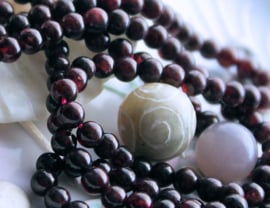 set/20 beads: Red Garnet - Round - 4,3 mm - Burgundy
