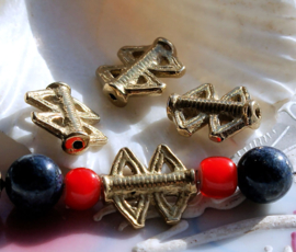 1 Handgemaakte AFRIKA Tribal Kraal - Koper - ca 14,5x13,4 mm