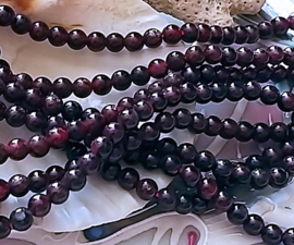 set/20 beads: Red Garnet - Round - 4,3 mm - Burgundy