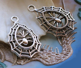 1 Pendant: Spider in Web - 35 mm - Antique Silver tone