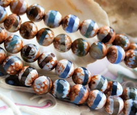set/4 beads:  Agate - Stripe - Round Faceted - 8 mm - White Camel Blue