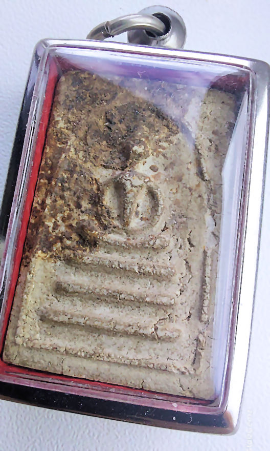Oude Klei Tempel Amulet uit Thailand in Hanger: Boeddha - 53 mm