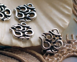 set/2 Charms: Ohm Aum Symbol - 14x12 mm - Antique Silver Tone