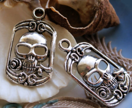 1 Pendant: Skull with Rose - 40 mm - Antique Silver tone