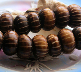 1 large Tribal Bone Bead from KENYA - 21-25 mm - Brown Off-White