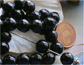 set/5 beads: Onyx Agate - Round Faceted - 7,8 mm - Black