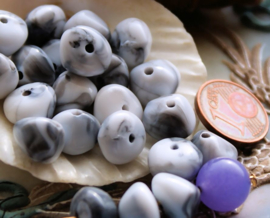 set/10  beads: Acrylic - Pebble Shaped - 10x8 mm - Pebble/Marble look in Gray + White
