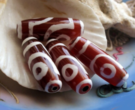 1 Large Tibetan DZI Prayerbead: Agate - 28-29 mm - Burgundy White