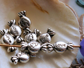 set/10 Beads: Candy Love Hearts - 11x6 mm - Antique Silver Tone Metal