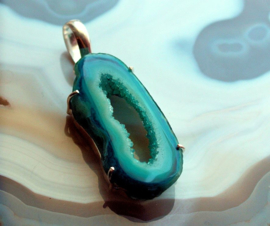 Mooie Hanger: Agaat Geode Druzy - Verzilverd - 56 mm - Turquoise