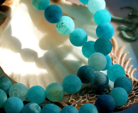 set/6 beads: Dragon Scale Agate - Round - 8 mm - Frost - Aqua Blue & White