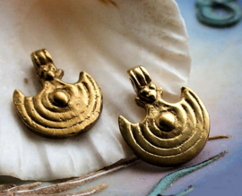 AFRICA: 1 Handmade Half Moon or Sun Spiral Pendant from Ethiopia - Brass