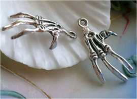 1 Charm: Skeleton Hand - Claw - 32 mm - Antique Silver tone