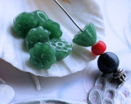 set/5 beads: LOTUS van im. Green Aventurine or lightgreen Jade - 10x7 mm