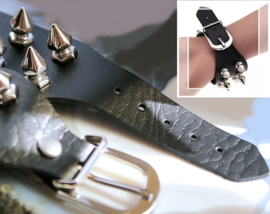 Metal Punk Rock Goth Armband:  Imitatie Leer met 2-rij Studs - Zwart + Antiek Zilver Kleur