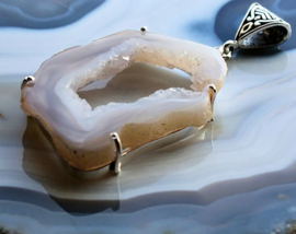 Pendant: Agate Geode Druze - SP - 64-66 mm - Opal Gray