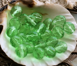 set/15 Beads: CZECH GLASS - Faceted - 8 mm - Peridot Green