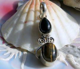 Lovely Pendant: Onyx-Agate and Tigereye - Silver - 47 mm