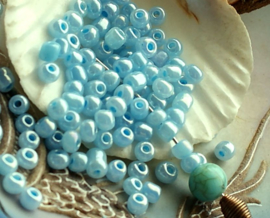 set/100 beads: Spacer Glass - appr 4x3 mm - Opaque Aqua Luster