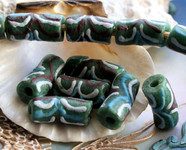 set/2 Krobo TRADE BEADS - Handelskralen uit Ghana - Glas - ca 18x9 mm - Groen Bruin Aqua Blauw Wit